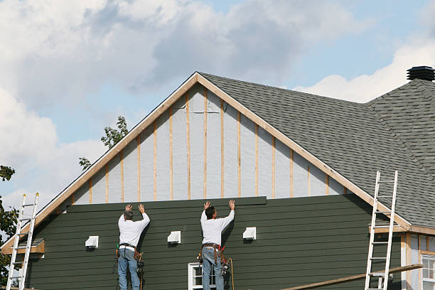 Professional Siding Replacement technician working in Columbia, KY